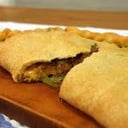 Foto de Muzzarella, Carne de lomo, Huevo duro, Morrón, Rodajas de tomate, Provenzal y Aceitunas