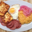 Foto de mangú con los 3 golpe