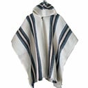 Foto de Poncho para hombre blanco (alpaca