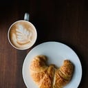 Foto de Combo 2: Cafe con leche + 1 medialuna