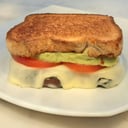 Foto de Tostado de plata, queso y tomate