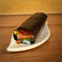 Foto de Hand Roll Salmón Shiso Ikura 