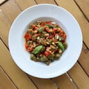 Foto de Ñoquis mediterráneos de papa y espinaca con salsa de tomates cherries (Vegano)