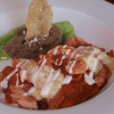 Foto de Chilaquiles Verdes o Rojos con pollo/ Green or Red chilaquiles with chicken