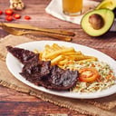 Foto de Carne, Ensalada y Papitas