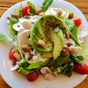 Foto de Armá la ensalada como te guste (sobre un mix de verdes o de rúcula) (low carb)