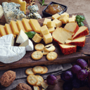 Foto de tabla de quesos para dos personas /Cheese board for two people