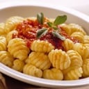 Foto de Ñoquis (𝐕𝐚𝐥𝐨𝐫 𝐛𝐮𝐟𝐟𝐞𝐭 𝐞𝐜𝐨𝐧ó𝐦𝐢𝐜𝐨!)