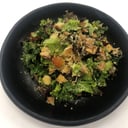 Foto de César con kale y pollo / Caesar with kale and chicken