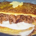 Foto de Cachapa con Queso de Mano y carne desmechada