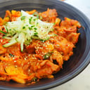 Foto de 제육 덮밥 / Jeyuk Deopbap (Picante I)