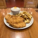 Foto de Milanesa de Pollo con papas y arroz