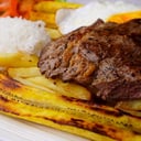 Foto de BISTECK A LO POBRE (bisteck, arroz, papas fritas, huevo frito, platano frito, ensalada)