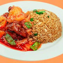 Foto de CHAUFA DE POLLO Y POLLO CON PIÑA / FRIED RICE WITH PINEAPPLE CHICKEN