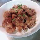 Foto de Donburi de yakitori pollo