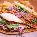 Foto de Sandwich de bondiola con papas 