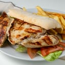 Foto de Sandwich de pollo con papas