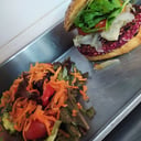 Foto de Burger Vegana con Ensalada