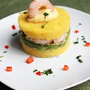 Foto de CAUSA RELLENA CON CAMARONES Y PULPA DE JAIBA