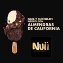 Foto de NUII NATA Y CHOCOLATE NEGRO CON ALMENDRAS DE CALIFORNIA