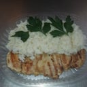 Foto de Pechuga grillada con arroz