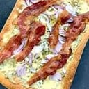 Foto de PIZZA MUZZARELLA, CEBOLLA Y PANCETA