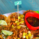 Foto de BANDEJA 2 BIRRIA 2 PASTOR 2 TRIPA -  CON CONSOME