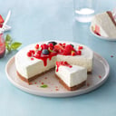 Foto de Porcion de tarta de queso con frutos del bosque 