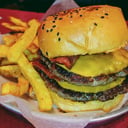 Foto de Doble o Nada (incluye papas fritas individual)