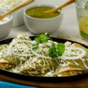 Foto de Enchiladas Verdes o Rojas (orden de 4) Pídelas Con "Pollo Deshebrado"