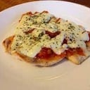 Foto de Pollo a la Pizza con Guarnición