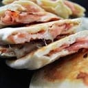 Foto de Tostado de Jamón y Queso en Pan Árabe - (Toasted Pita Bread with Ham and Cheese)
