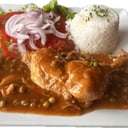 Foto de Pollo Arvejado, Arroz y Ensalada