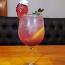 Foto de GIN TONIC FRUTILLA