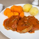 Foto de Lengua en salsa con zanahoria y papa