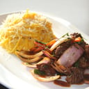 Foto de FETUCCINI A LA HUANCAINA CON LOMO SALTADO