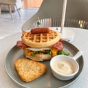 Foto de WAFFLE BACON Y HUEVO