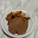 Foto de Milanesa kids de peceto con papas fritas o puré