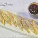 Foto de Gunmandu (煎餃) 군만두