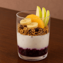 Foto de Yogurt con granola y salsa de arándano