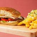 Foto de Lomo especial mediano + papas con huevo + gaseosa