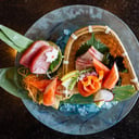 Foto de sashimi fresco (Sushi)