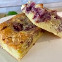 Foto de Blondie con frutos rojos 