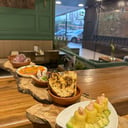 Foto de Tabla Barra Olivo (para 2 personas)