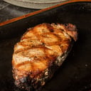 Foto de LOMO DE CERDO CON COSTRA DE PIMIENTA