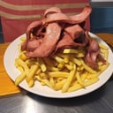 Foto de Salchipapas Grande + 3 Potes de Salsas