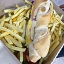 Foto de Sándwich de milanesa de carne/pollo completo con papas fritas