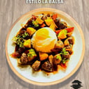 Foto de Lomo saltado con papas campesinas y arroz