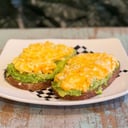 Foto de Tostadas en Pan multigrano con palta y huevos