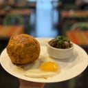 Foto de Bolón de verde mixto con bistec de carne
